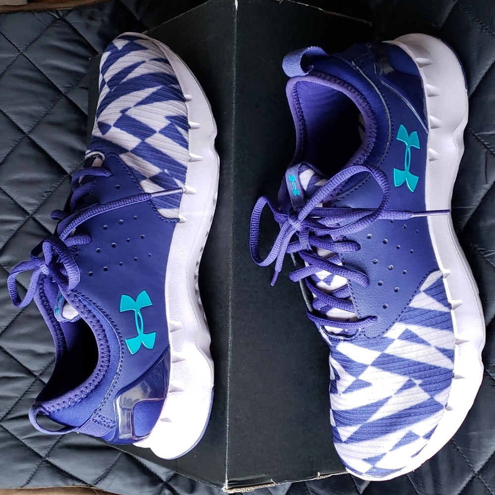 NWOT Under Armour Flow RN Womens Shoes